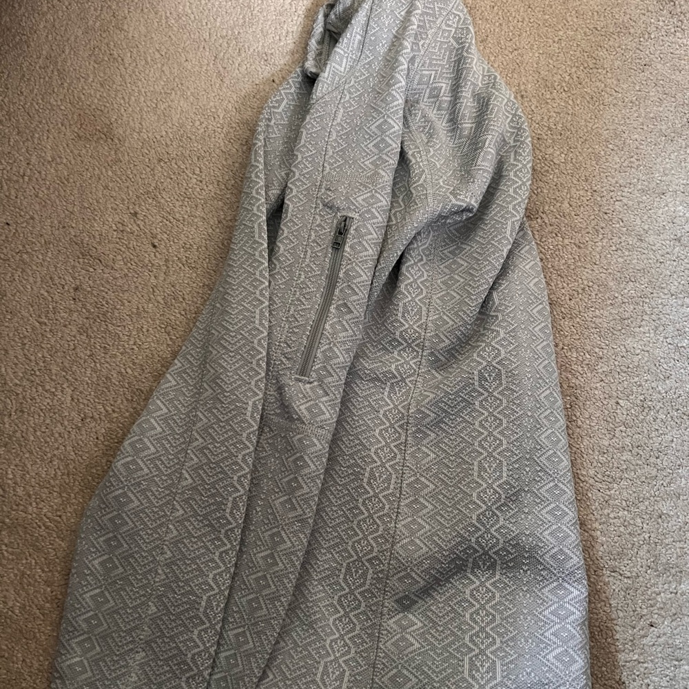 Patagonia Gray Patterned Pullover, In Excellent C… - image 2